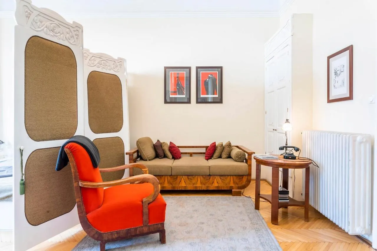 Apartment Ferienwohnung Stunning Spacious Art Nouveau Apart , Grand Piano Budapest