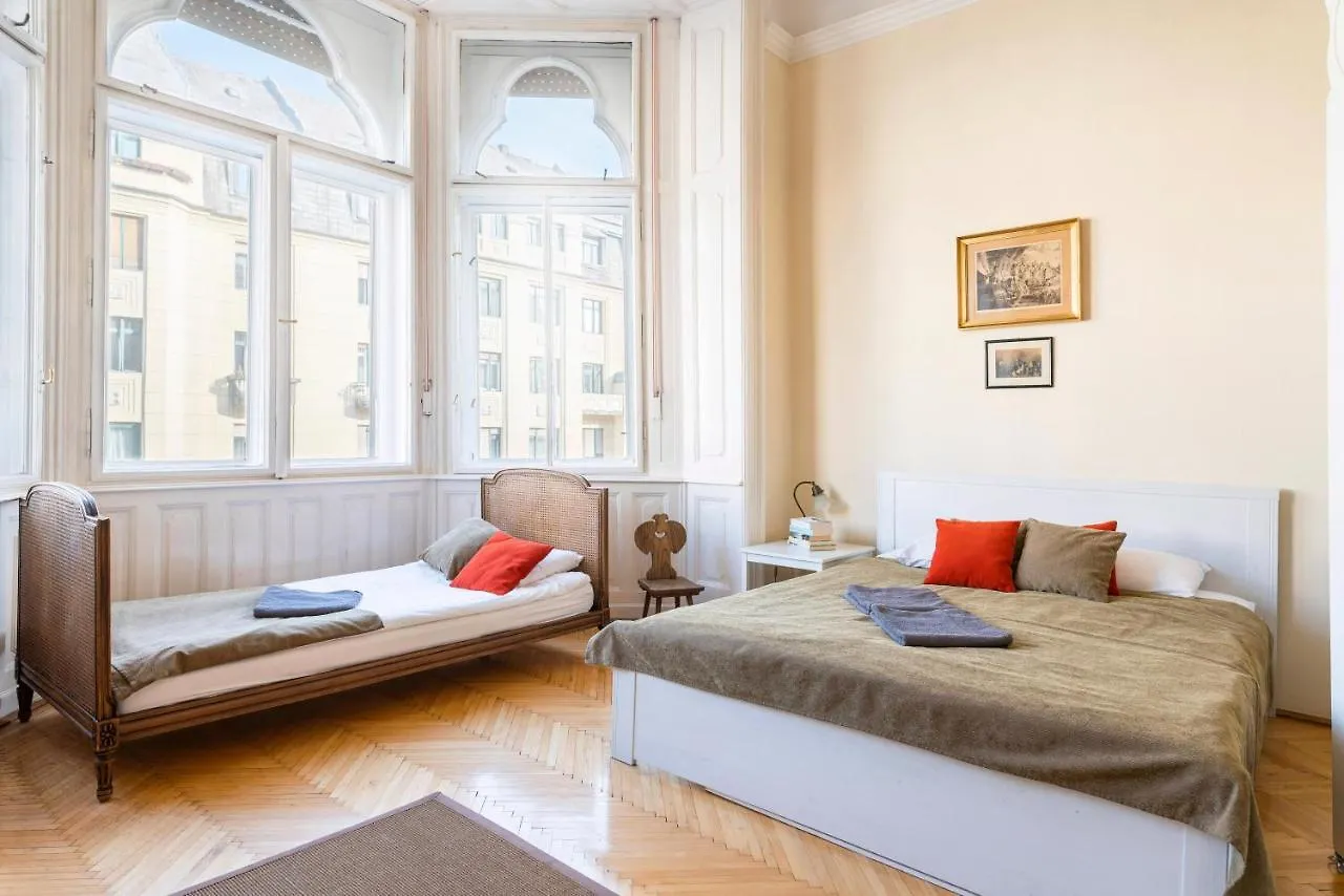 Ferienwohnung Stunning Spacious Art Nouveau Apart , Grand Piano Budapest Ungarn