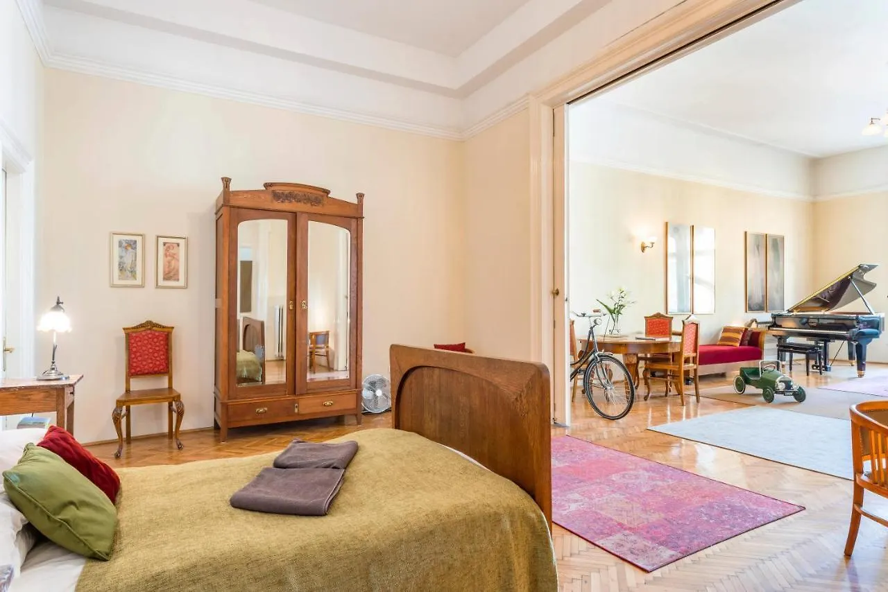 Ferienwohnung Stunning Spacious Art Nouveau Apart , Grand Piano Budapest