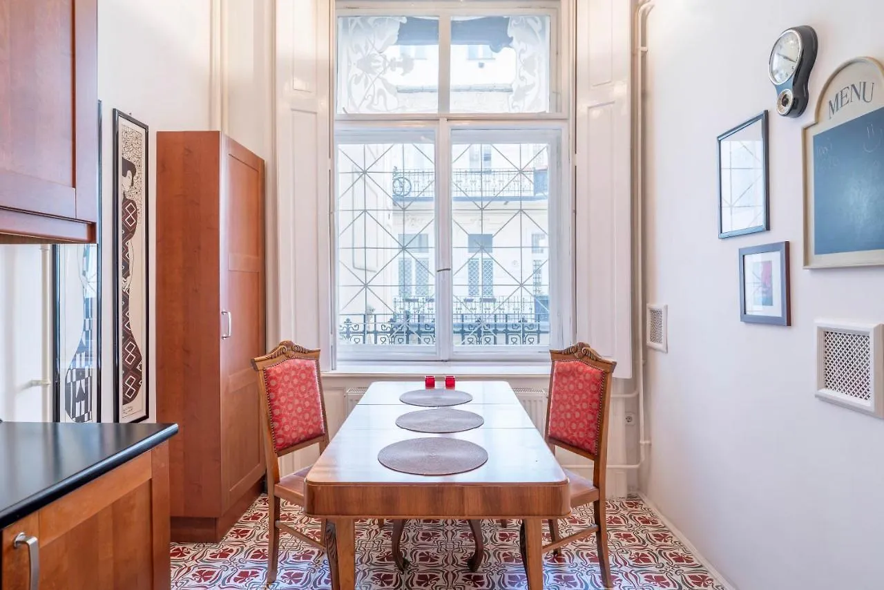 Ferienwohnung Stunning Spacious Art Nouveau Apart , Grand Piano Budapest
