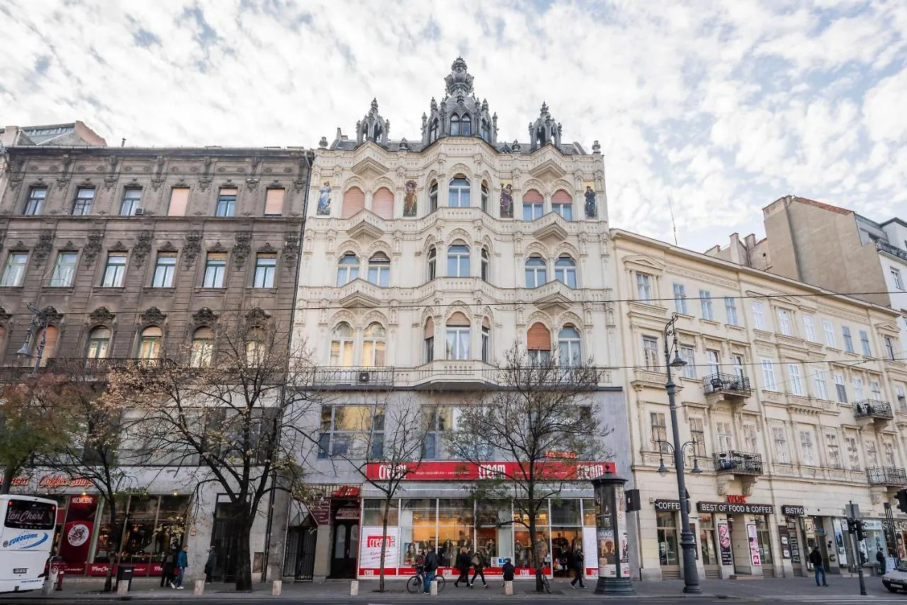 Apartment Ferienwohnung Stunning Spacious Art Nouveau Apart , Grand Piano Budapest